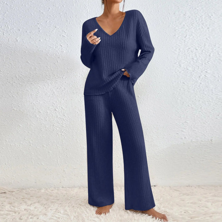 Elara | Two-Piece Suit With Straight Trousers and V-Neck Top